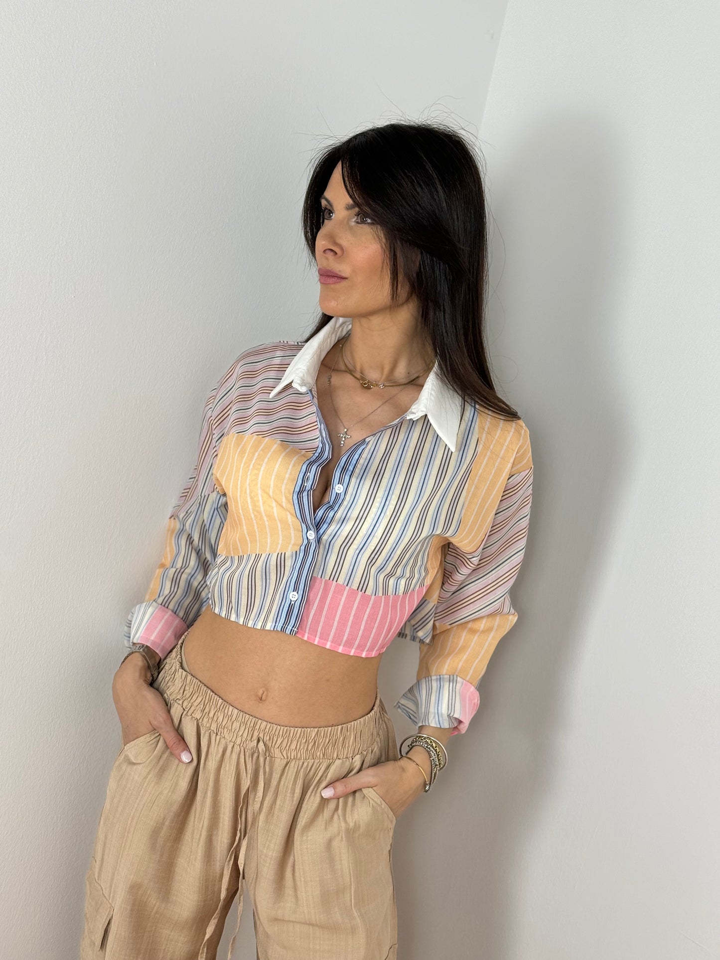 Camicia crop a righe